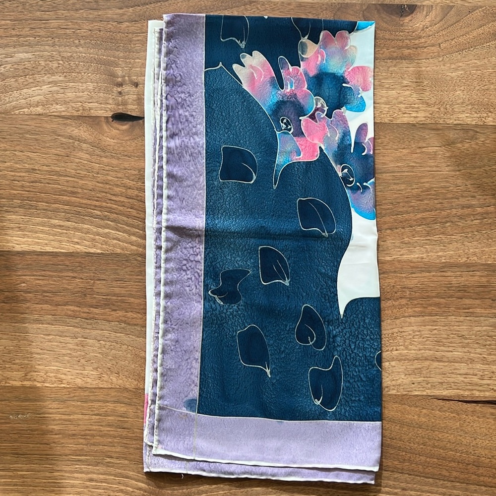Women’s Vintage Scarf in blue and purple - Picture 6 of 13